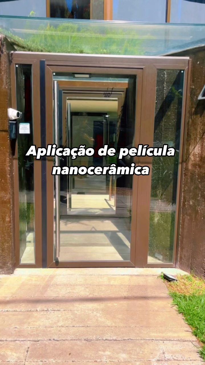 Aplicação de película nanocerâmica 70%
#oracal #windowtint #portoalegre #peliculas #insulfilm #privacidade #seguranca #confortotermico #raiosuv