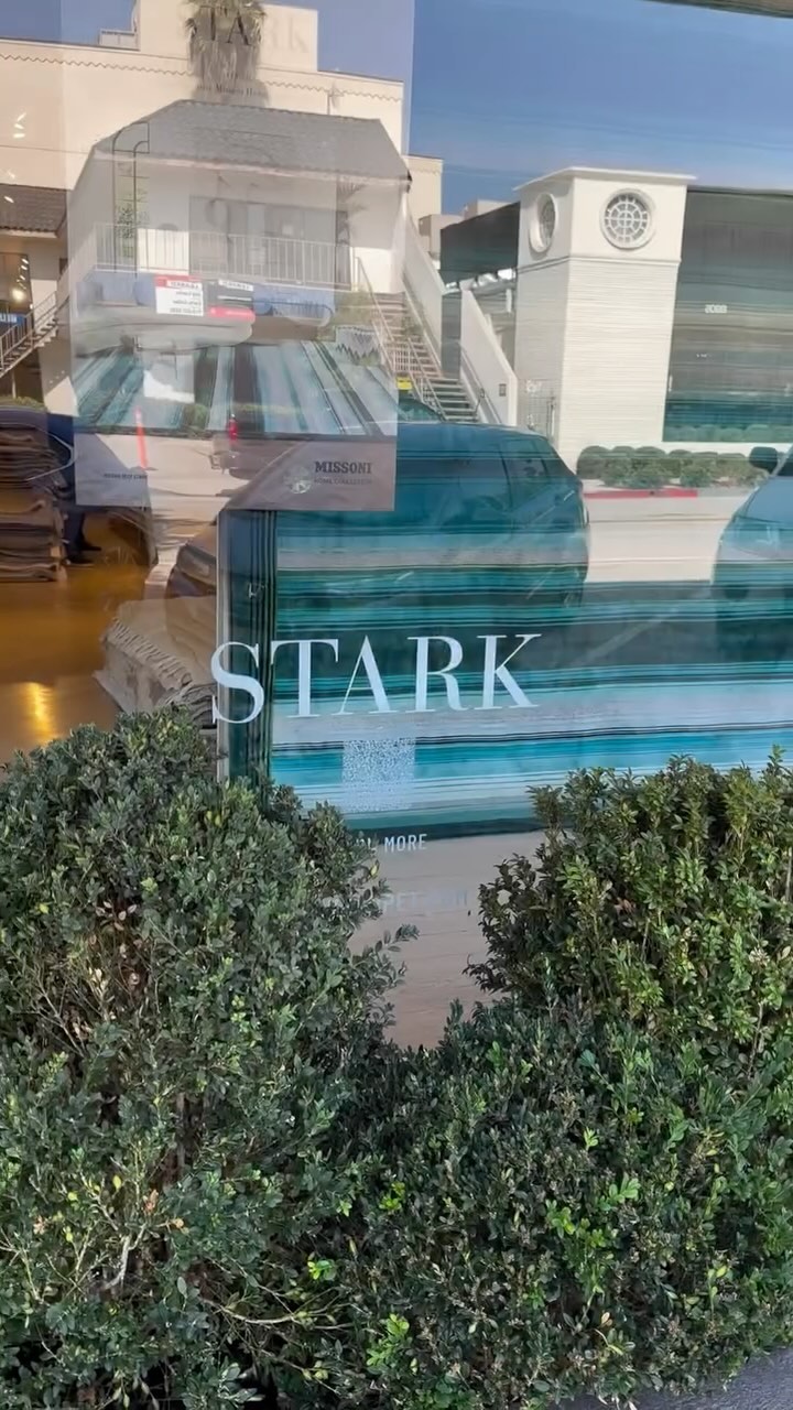 Missoni carpets at Stark carpet. One of my favorite designers of all time! @starkcarpet
•
•
•
#interiordesigner #losangeles #interiordesign #havefunbebold #dreamhome #homedecor #interiordesigninspiration #designer #interiordesigns
