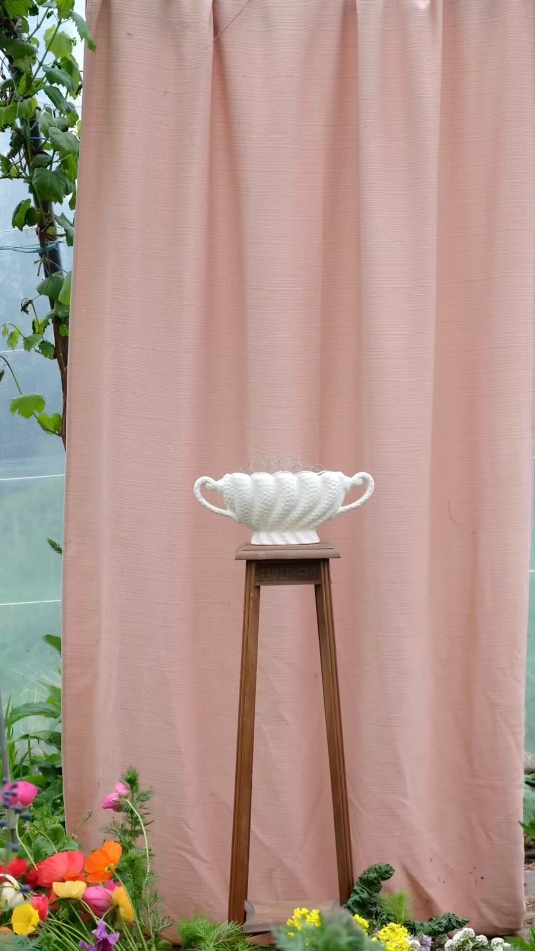 “Here I go again”
(Yep it’s the start of the season and we kick off with a workshop next week 🥳)
“How can I resist you”
(I mean look at the colors of those flower!!)
“Does it show again, just how much I missed you”
( I always forget how much I love working with flowers 🤗)