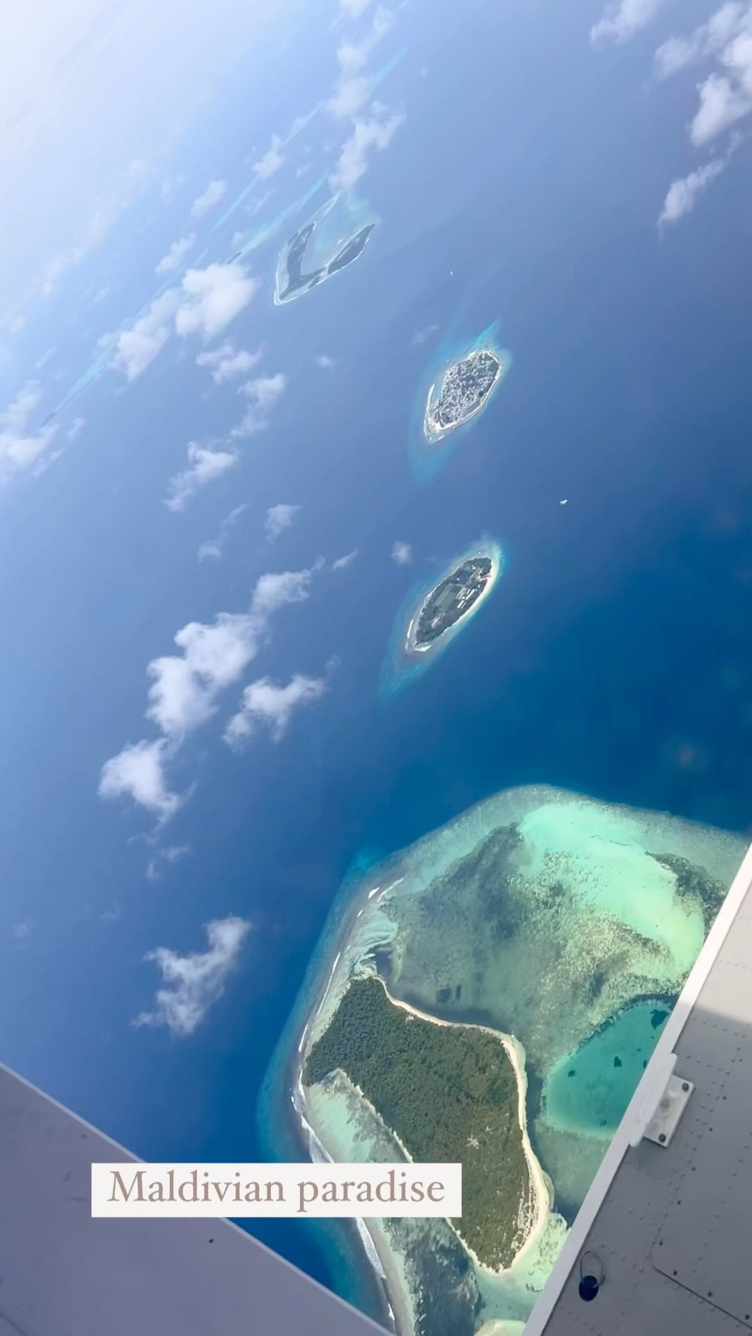 When you luv your work it feels like vacation to work inda paradise. Thank you @sixsenseskanuhura &all who made me feel welcome and helped me, for all the snorcheling and diving trips, spa treatments, delicious food, amazing company, dancing classes, friendship& fun. See you next time🙌🙏🏻🏝️