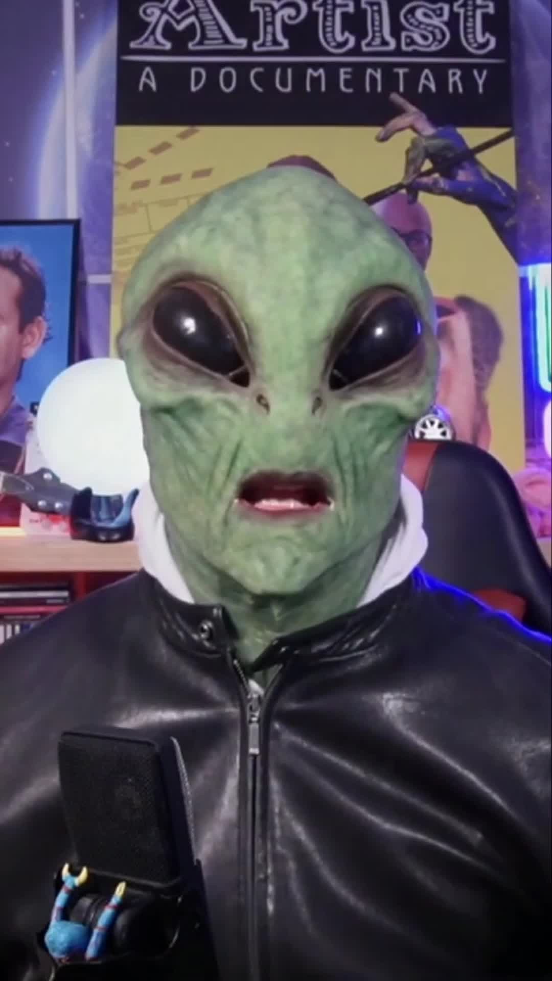 Plan 9: Ed Wood's Gloriously Incompetent Masterpiece!
We delve into Ed Wood's "Plan 9," a cinematic anomaly starring a cast of Hollywood's lesser-knowns and Bella Lugosi's stand-in chiropractor. Experience the infamy! #Plan9 #EdWood #CultClassic #BadMovies #SoBadItsGood #BellaLugosi #MovieReview #FilmHistory #Comedy #Bmovie