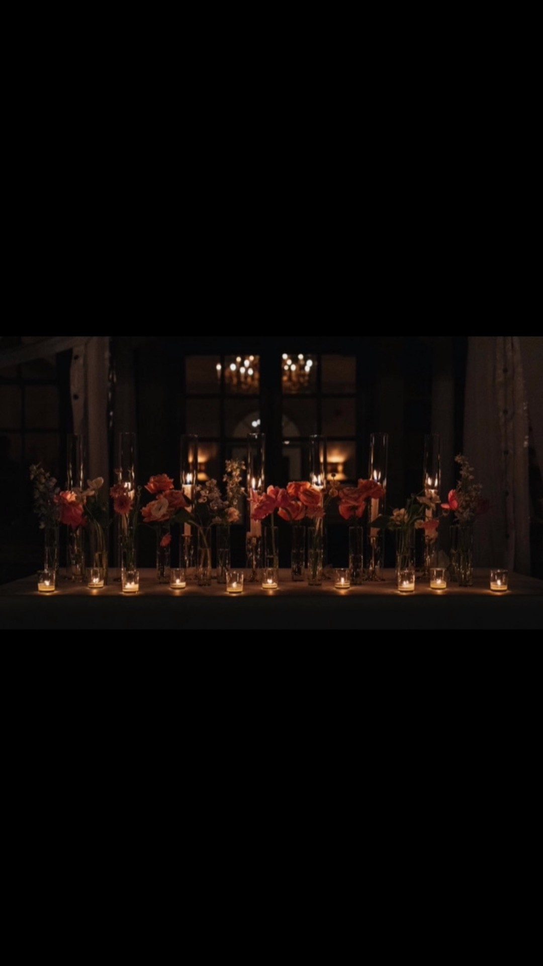 Candlelight and lush florals create an unforgettable atmosphere for a wedding headtable .
.
.
Photo by @wademuir
Planner - @ferncohenevents
Venue - @graydonhallmanor
.
.
.
#FloralDesign #Flowers #FloralDecor #FlowerPhotography #WeddingFlowers #floralinspiration #EventDecor #FlowerArrangement #FreshFlowers #weddingheadtable #torontoweddings #torontoflorist #eventdesign #luxuryweddings