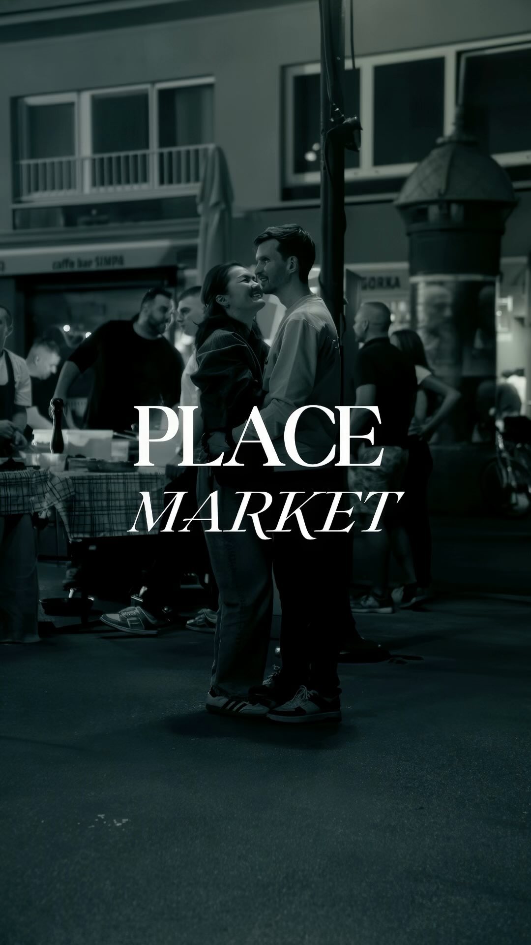 Jeste li spremni za petak??? Radujete li se kao i mi? Do sada ste se valjda vec navikli na jesen… Odijenite svoje jaknice i vidimo se u petak na placu. Jedemo, pijemo, družimo se i plešemo… Dolaze na gosti iz Splita - @zrnosoli i chef Marko Đurašević i @articok_split i chef Stipe Šušnjara… uskoro više detalja o svemu! #petkomjedemonaplacu #CroatiaFullOfLife #CroatiaFullOfFlavours