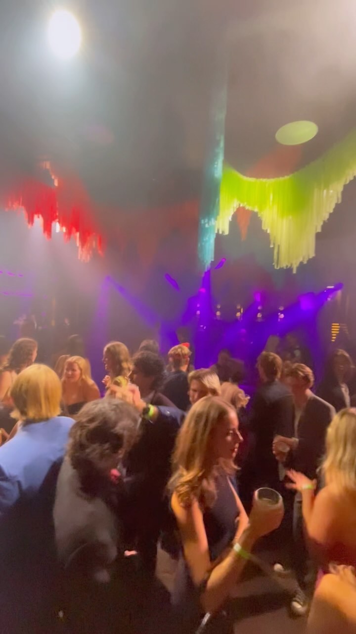 Annual College Ball for @queenscollegeau at @showtimeeventgroup was off the chain last night! Thanks to @wbcentertainmentau for the hookup, we had so much fun!
#wedding #weddingband #covers #weddingentertainment #partyband #melbourneweddings #jukeboxdynamite #coverband #melbourne #companyparty #music #eventsmelbourne #eventsprofs #awardsnight #events #eventplanning #showband #corporateevents #eventplanner #shesaidyes #weddingmelbourne #specialday #bride #melbournemusic #sydneymusic #production #weddingsaustralia #weddinginspiration #luxuryweddings