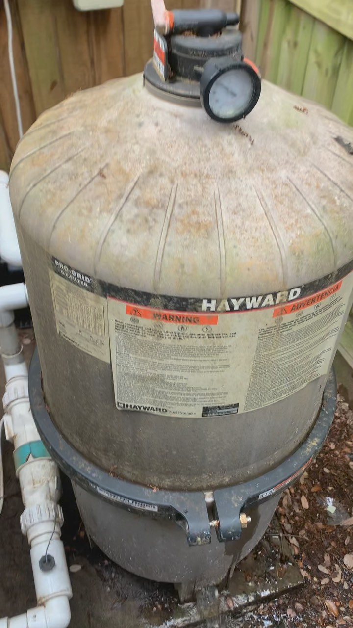 Installed a new @haywardpoolproducts sand filter w/ glass media. Upgraded the old salt cell to new, and added a new display board. #sunshine #DeathToDE