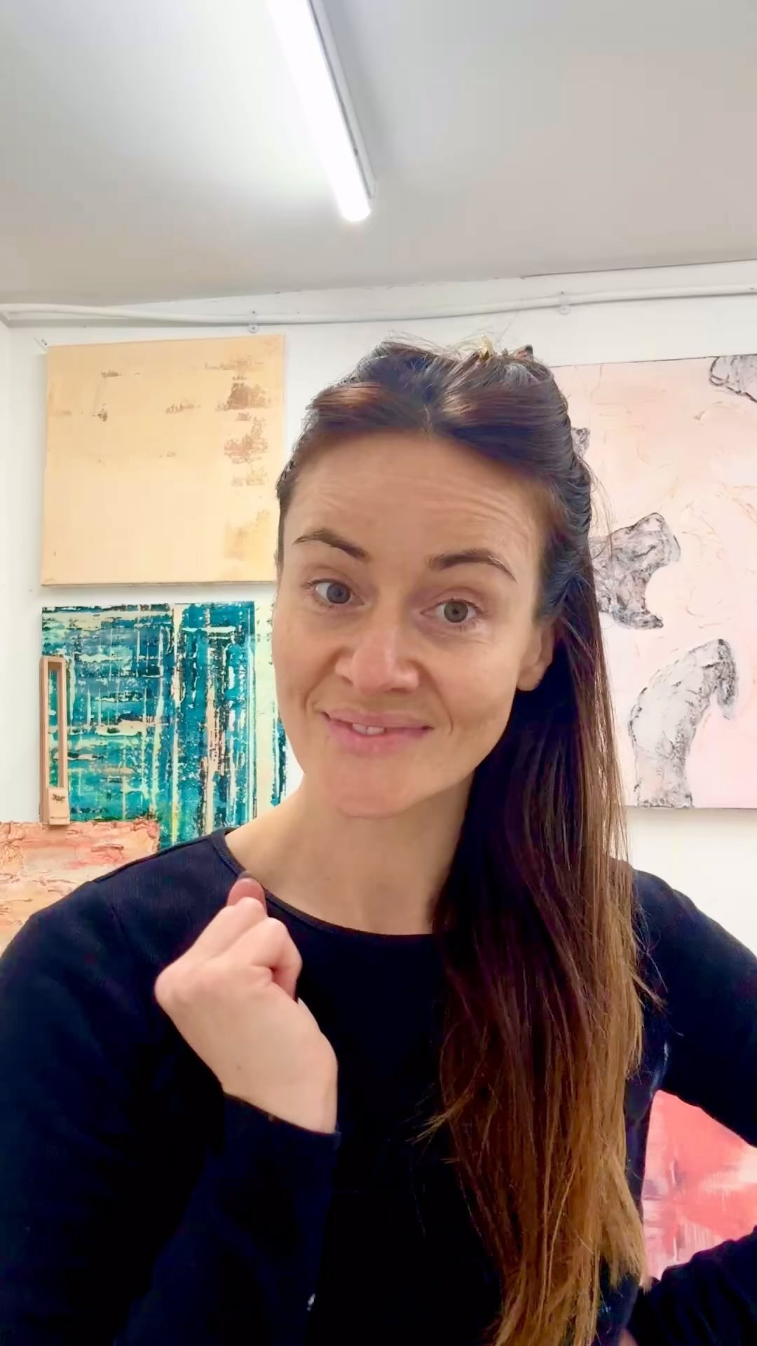 A little message from me…come and say hi at the @wimbledon_art_studios from 2pm on Thursday 14th November 🥂✨🎨