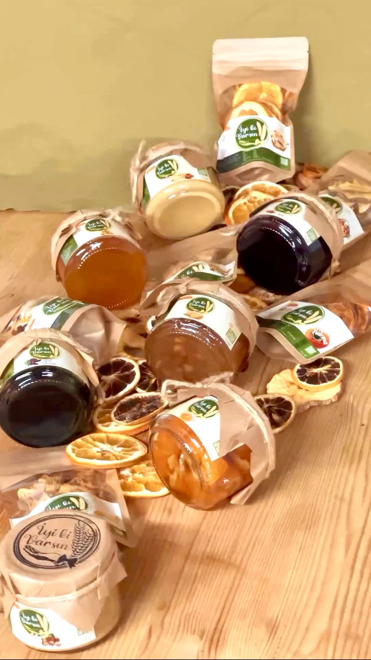 İyi ki Varsın dediğimiz insanlarla birlikte, gerçek doğallığı sizlerle buluşturuyoruz.
#iyikivarsinco #iyikivarsin #hayatıpaylaşmakiçin #doğal #organik #kurumeyve #kuruportakal #kurutulmusgida #doğalürünler #doğalyaşam #doğalbeslenme #keşfet