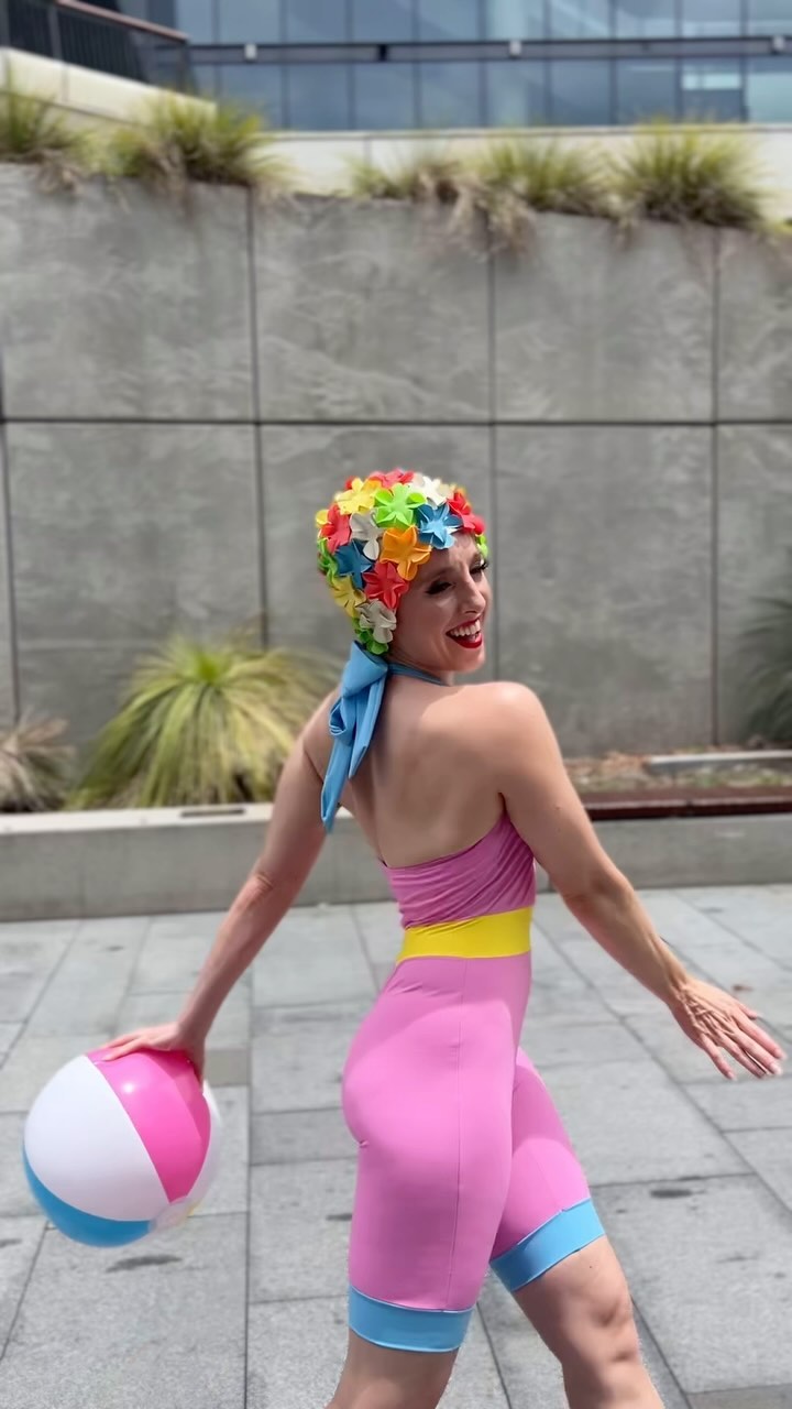 Rolling into Darling Harbour with our Retro Bathers Roller Skating Duo!✨ Bringing the perfect blend of retro charm and summer vibes. ☀️☀️☀️
.
.
.
.
#RollerSkatingDuo #DarlingHarbourMagic
@enhancentertainment