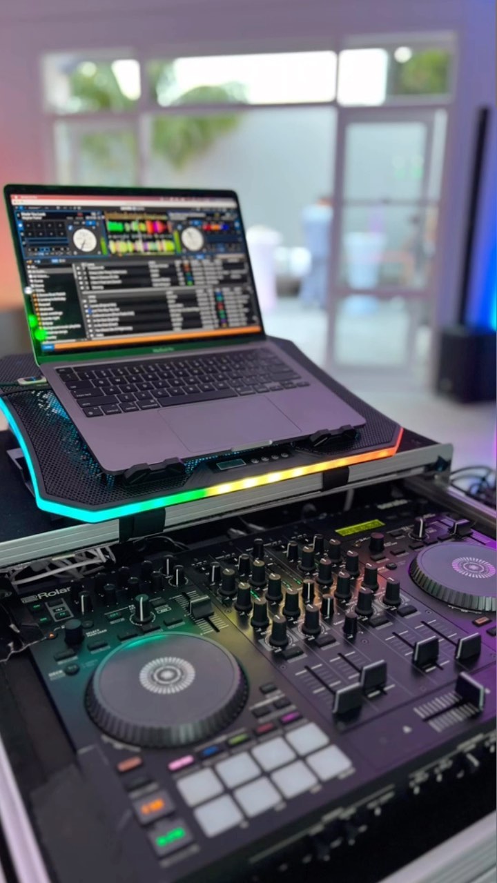 A big Happy Birthday to Lindsey!! I had a great time Deejaying your beautiful birthday party. The dress up theme was so cool! “Dress as someone from a place you’ve never been or a time you’ve never lived in” so I wore my Cuban shirt! ☺️🎉#party #partyideas #partyplanner #djing #birthdaygirl #birthday #birthdaycelebration #houseparty #eventplanner #djset #80smusic