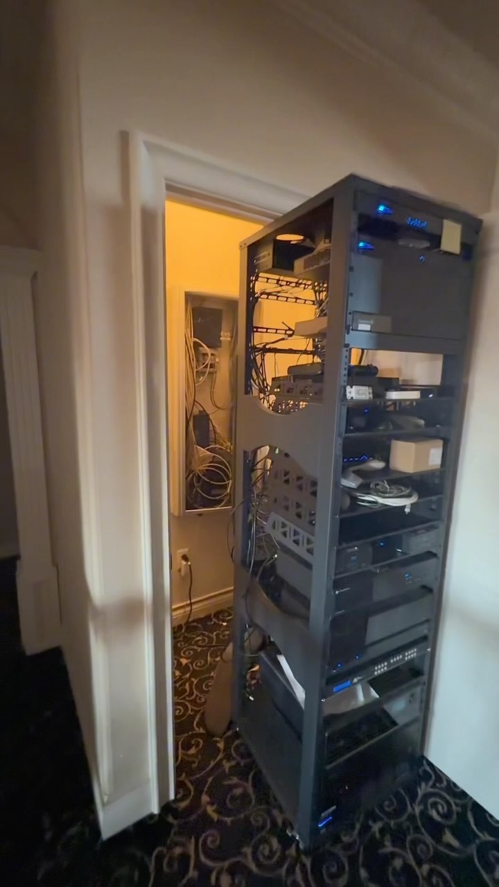 🔌⚡️Let’s make sure your project has the right foundation! Cielo Systems: the experts you can trust for all things low voltage.⚡️🔌
#cielo #cielosystems #lowvoltage #network #wifi #solutions #connect