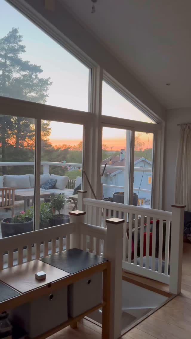 Surf. Touch. Stillness. Flow.
Our Surf & Nervous System Regulation Retreat was a deep dive into presence.
With Transforming TouchÂź and movement meditations woven into our water sessions, something magical happenedâ
Greater connection
Effortless balance
More ease, less fight
So grateful to share this rich experience with such an open-hearted group.
Hereâs to living in the beauty of nowâfree from the weight of old patterns. đ
Currently planning the next retreat. Send me a message or comment if you wanna join.
#SurfAndRegulate #NervousSystemHealing #TransformingTouch #MovementMeditation #OceanMedicine #WingfoilRetreat #SurfTherapy #EmbodiedFlow #NatureHeals