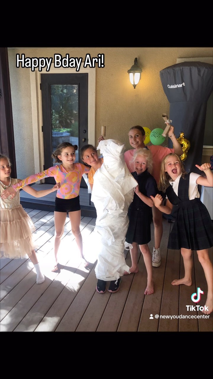 No matter the occasion or event NYDC’s Mr AJ Rogers always brings the hype to any and all events! This was an outstandingly epic backyard Bday party in one of the most beautiful places on earth Lafayette ca. congratulations on turning 8 Ari! Thank you so much for your hard work in dance class and mad dedication to NYDC!
Newyoudancer.org
925.433.5936
#kidsgymnasticsclasses #mygymclasses #parentwin #littleathlete #kidshealth #minime #mommyandmeclasses #indoorplayground #clockinandplay #mygymsmiles #birthdaygirl #cutekids #mommyandmeclass #birthdayideas #cake #birthdaydecor #kidsofinstagram #mondaypeople #kidspartyplanner #partyinspiration #firstbirthday #kidsbirthdays #kidspartydecor #birthdaydecoration #birthdayplanner #events #balloondecor #kidswear #birthdayboy #stbirthday