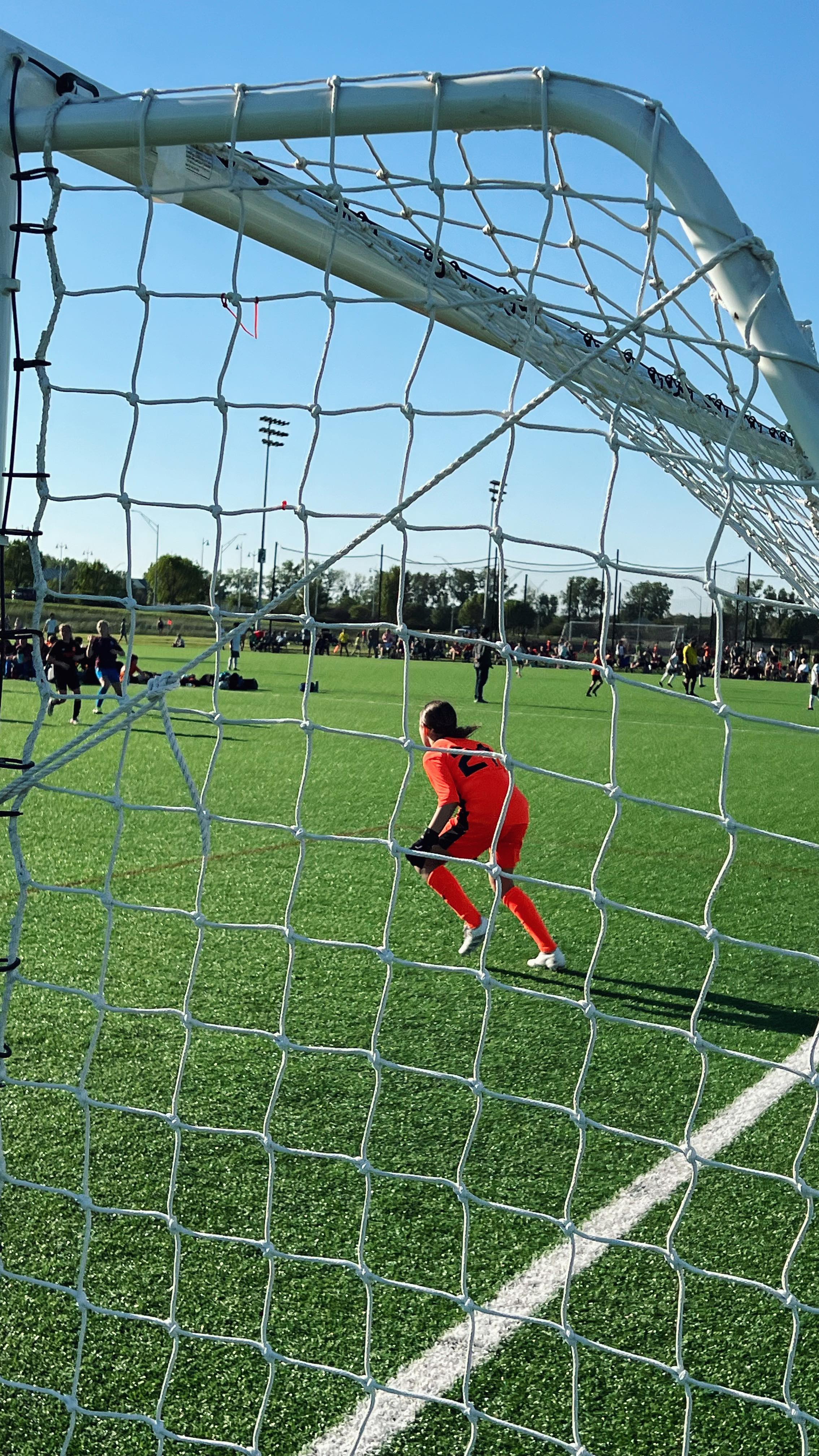 ▪️▪️▪️▪️Here’s to the GOALIES.
This weekend there will be a thousand amazing saves and hours of relentless effort made by our EVO keepers. Keep up the good work!
Capturing Evo 2012G Orange’s keeper in their game tonight against PSC.
#omahaevolutionsoccerclub #evolveyourgame #evolvewithus #evolutioninvitational #earnyourplace #omahasoccer #nebraskasoccer #girlssoccer #goalie #capellisport