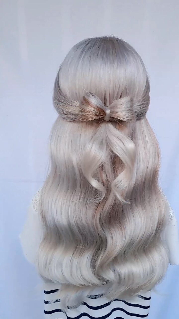 @rada_meraki showing us how to create this perfect bow! ๐
#nxs #tutorial #hairtutorial #traininghead #longhair