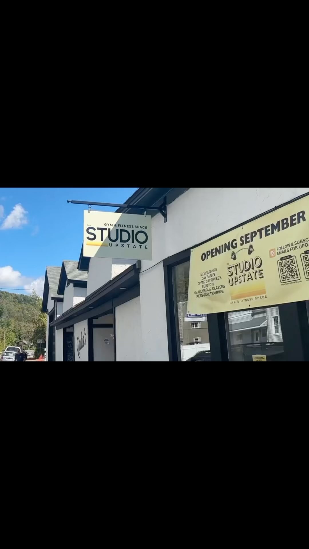 Have you seen our new ad airing in primetime after the NBC Nightly news? Ok jk, it's channel 1 on MTC and we can't wait to see ya at the studio! Now open!
#catskills #upstategym #pinkblazer #anchor #news #personaltrainer #handstands #gym #visitmargaretville #delawarecountyny