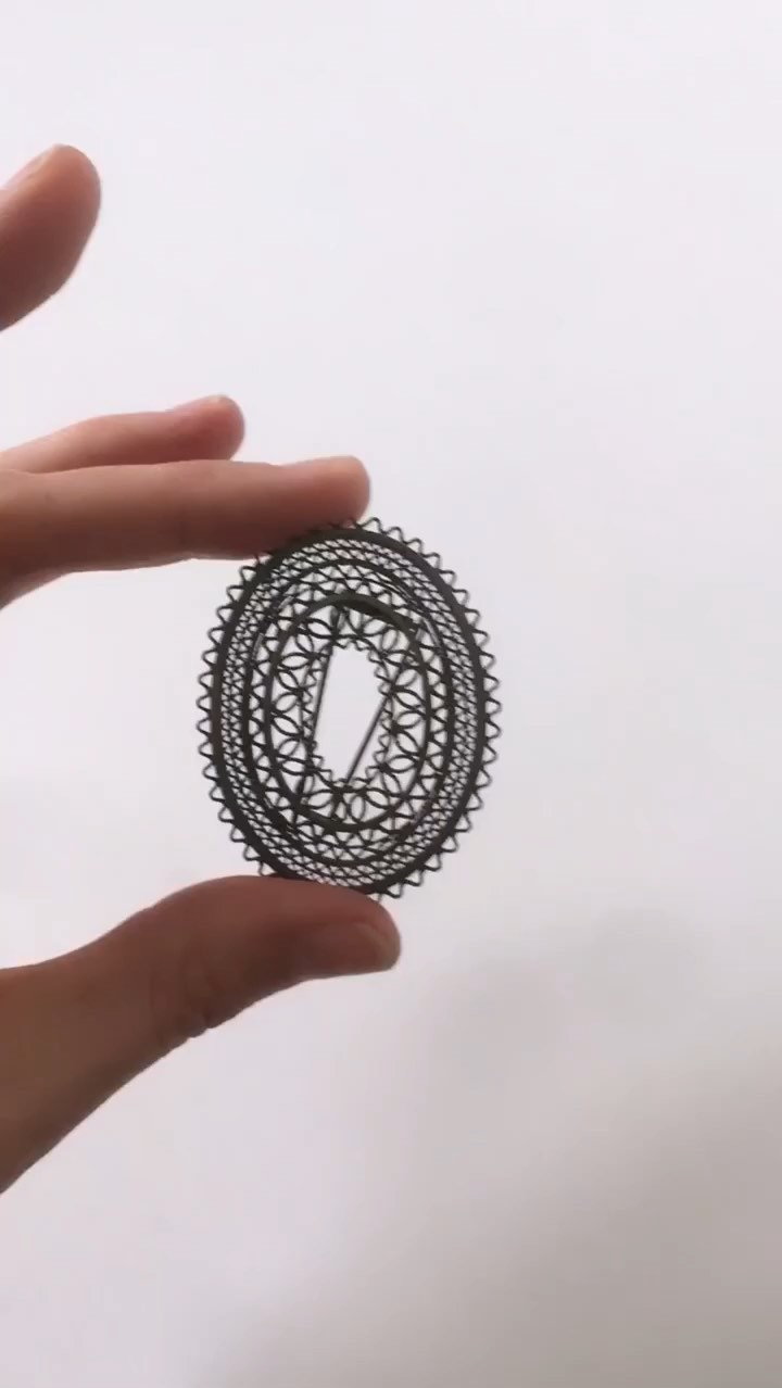 Oxydised silver brooch | Filigree jewelry
Broche en argent oxydé | Bijou en filigranes