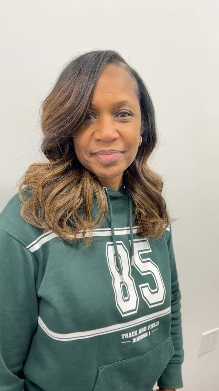 Soft but still Spicy. Tape in Extensions @upstagelifestyleextensions Elite Straight