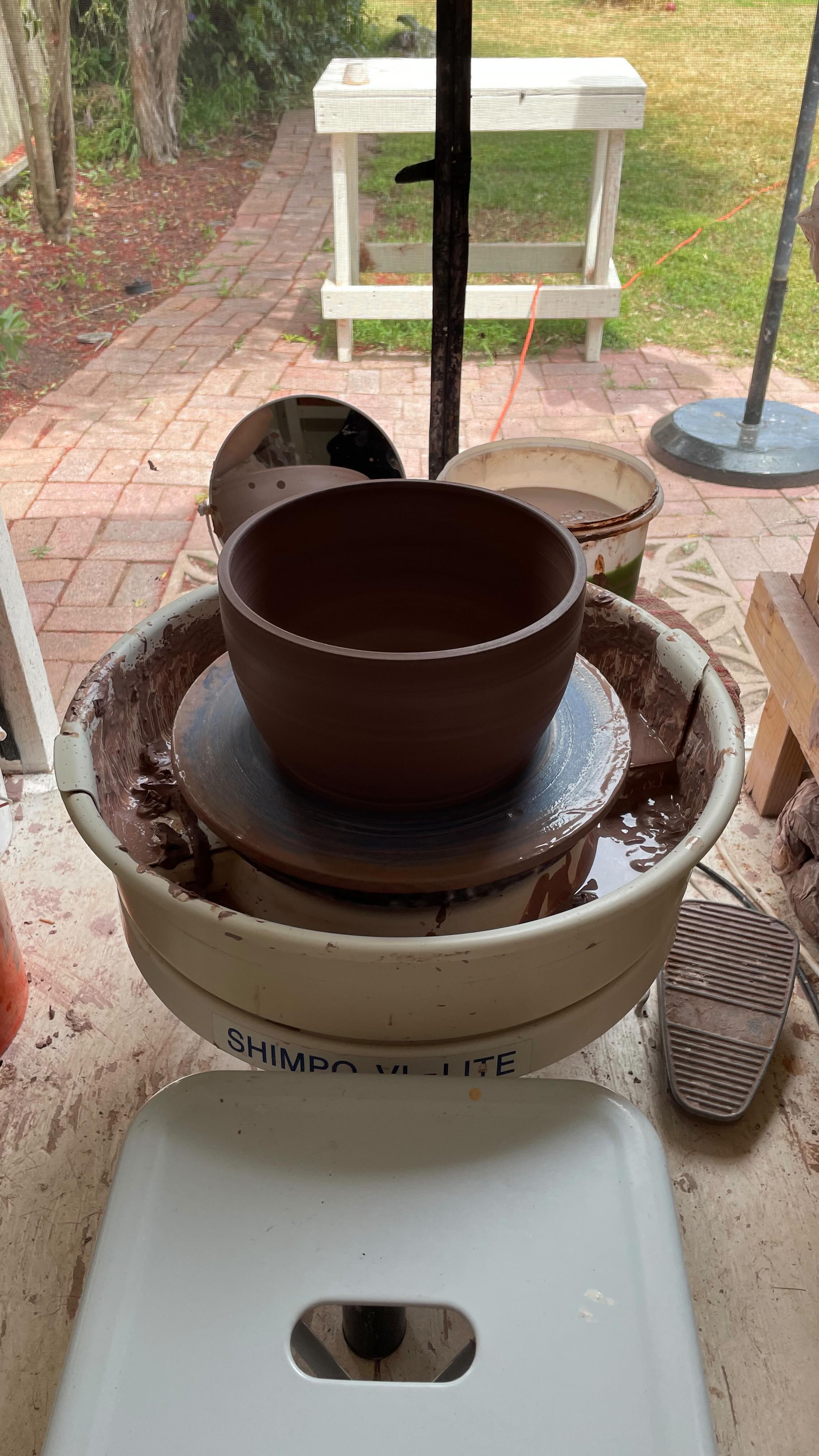 Throw a 10 lb bowl with me 🌀🌀🌀