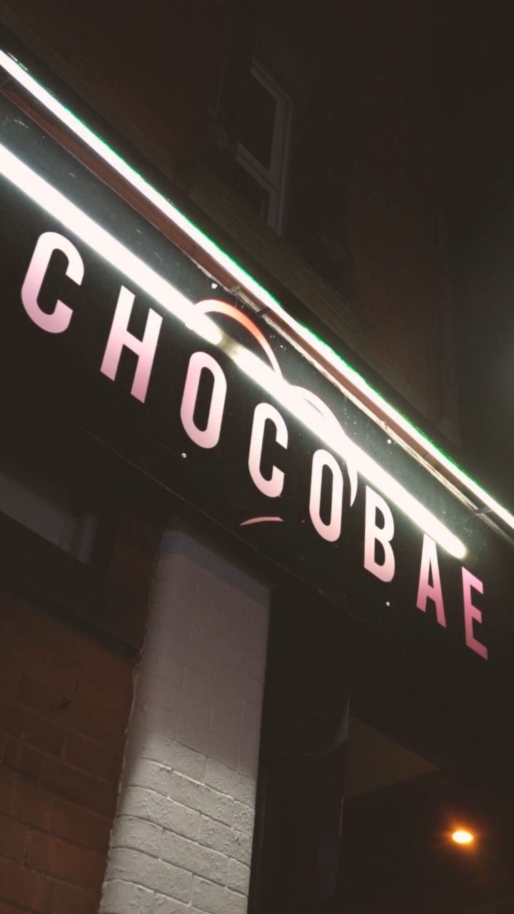 RESTAURANT 3/100: CHOCO BAE ❤️🍨
@choco_bae_cafe offer an exquisite yet relaxed cafe experience that features gorgeous desserts & street food. They bring through a taste from the east and sophisticated drinks that are influenced by current culinary trends and classic tastes.
#nottinghamrestaurant #nottingham #desserts #dessertshop
#nottseats #nottsfood #nottslife #notts #restaurantmarketing #restaurantpromo #restauranttips #icecreamlover