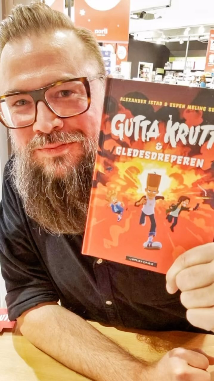 #jul #julegave #guttakrutt #lovechristmas #christmas #gift #christmasgifts #christmasgift #book #books #bok #bøker #forfatter #forfatterliv #bokelskere #barnebøker #barnebok #barnebokillustratør #barnebokforfatter #fun #gøy #moro #humor #guttaitrehuset #ålesund #author #writer #childrensbooks #childrensbookillustration #childrensbookstagram