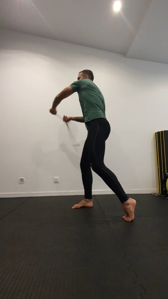 Training Day #3 :
Rope Flow
Superset tractions/dips +32kg
Superset jump +32kg swing 2x24kg
Boxe
#mma #boxing #fitness #kudo #grappling #muscu #ropeflow #wayoftherope #functionaltraining