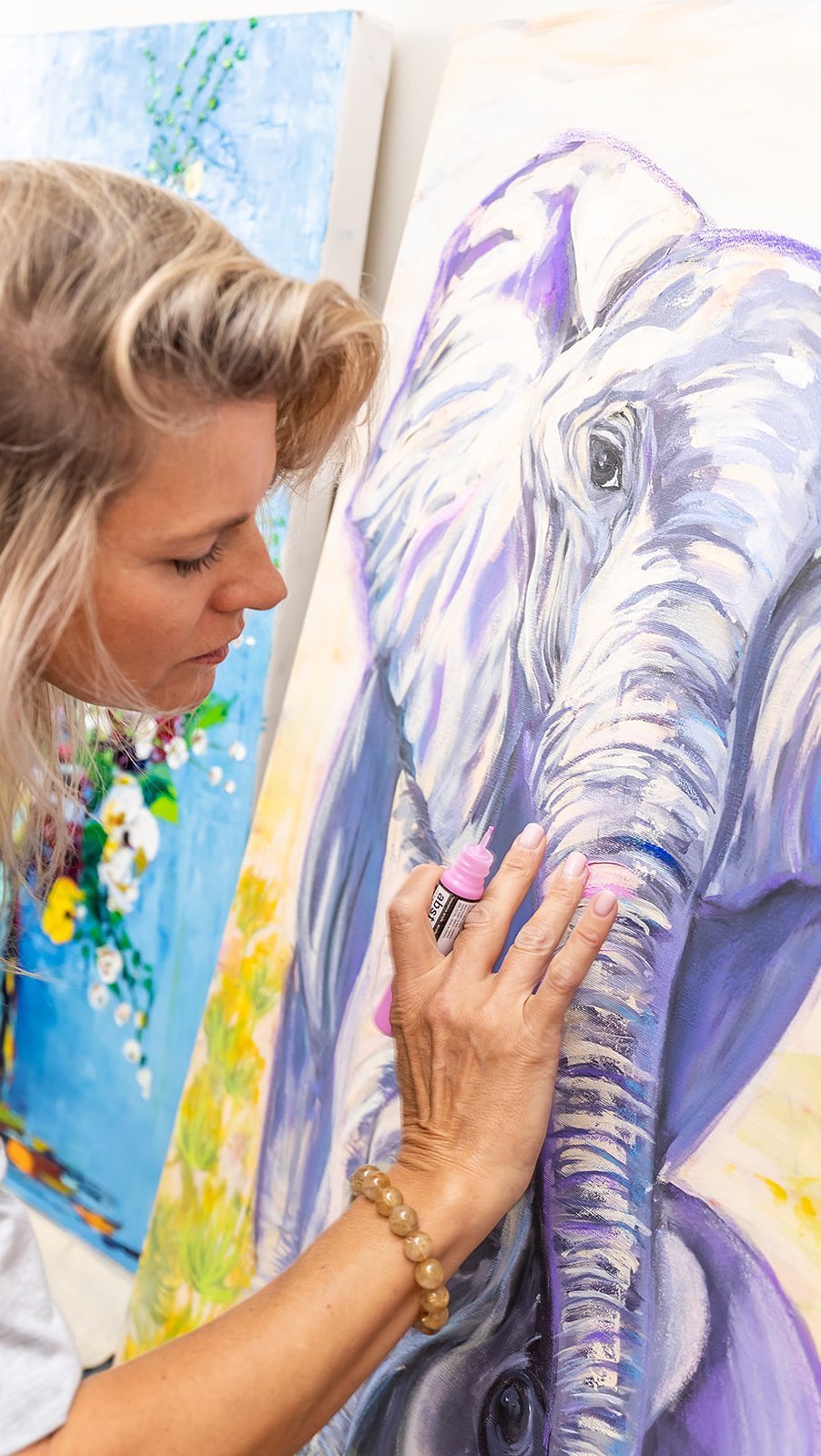 🚀 I’m BACK! After two years away from social media I’m re-emerging more inspired than ever!
Join me for an exclusive look behind the scenes of my comeback—complete with a stunning photo shoot with @anna_gryb_photography and a social media masterclass with @elenalevina1.0 .
Your support has always been my greatest inspiration and I can’t wait to share this new chapter with you.
Stay tuned for more creative adventures!
Follow @_parvan_art 🎥💫
#ArtistReturn #CreativeJourney #BehindTheScenes #ArtRevival #Inspiration #NewBeginnings #PhotoShoot #SocialMediaMasterclass #ArtisticComeback #SupportTheArts #MontrealArtist #CanadianArtist #ArtistFromMontreal#SupportTheArts