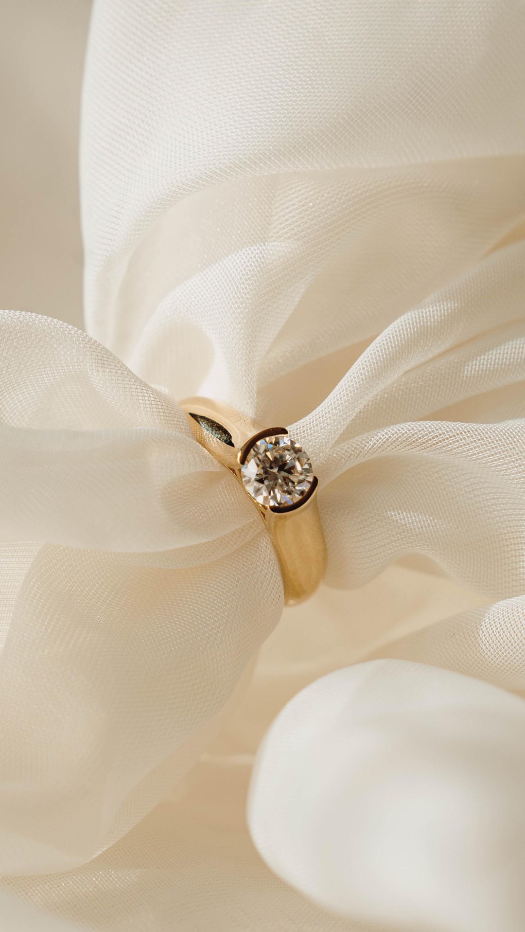 Latest custom ring!! This one is sooo stunning, I’m so happy with how it turned out!
Dm or email me to get started on your dream ring! 💘💭
#customengagementring #moissaniteengagementring #engaged #bespokejewelry #jewelrydesigner #bespokeengagementring #iejewelers #shopsmall #shoplocal