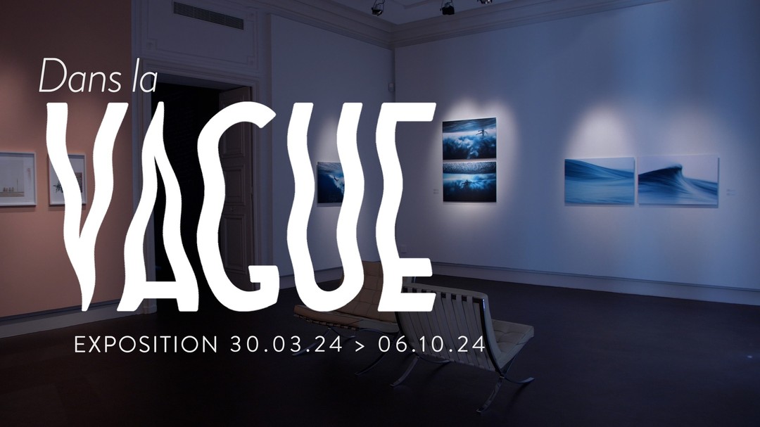 🌊Immergez-vous "Dans la Vague"🌊
📅Installée à CAMPREDON depuis le 30 mars dernier, l'exposition "Dans la Vague" propose une invitation à l’évasion, une plongée au cœur de l’élément aquatique en compagnie d'une vingtaine d'artistes contemporains. Ils rendent hommage à la puissance et la beauté de la nature. Articulée en quatre séquences : Blue therapy, Impermanence, Eau forte, et La glisse, l'exposition offre une grande richesse pluridisciplinaire avec des créations emblématiques et des productions inédites (art digital, art textile, gravure, vidéo, design, photographie, installation). À découvrir à CAMPREDON art & image jusqu'au 6 octobre 2024.