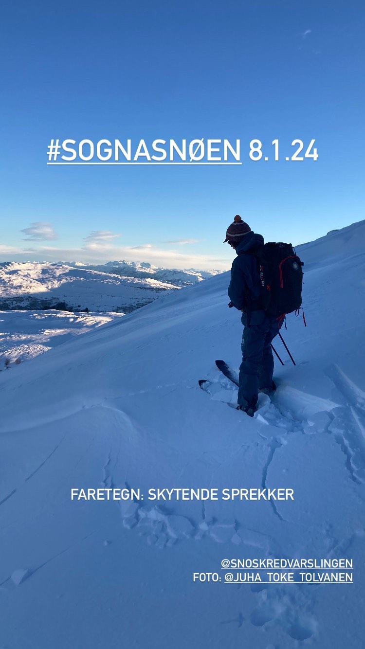#sognasnøen har nå rullet og gått i over 11 uker på rad, med to oppdateringer i uken. Tusen takk til alle som følger med, gir meg tilbakemeldinger og syntes oppdateringene er nyttige. Det setter jeg stor pris på!
Nå reiser jeg opp til det store nord en måneds tid for jobb og siste kurs i Nortinds skiveglederkvalifisering. Det vil derfor bli ett opphold i #sognasnøen frem til uke 16. Da blir det igjen to oppdateringer i uken frem til 1.juni!
Følg med på snøskredvarselet til @snoskredvarslingen for å holde deg oppdatert på rådende snø- og skredforhold!
#snøskredvarslingen
#nortind
#topptur
#sognasnøen
#sogndal
#sogndalfreeride
#backcountryskiing
