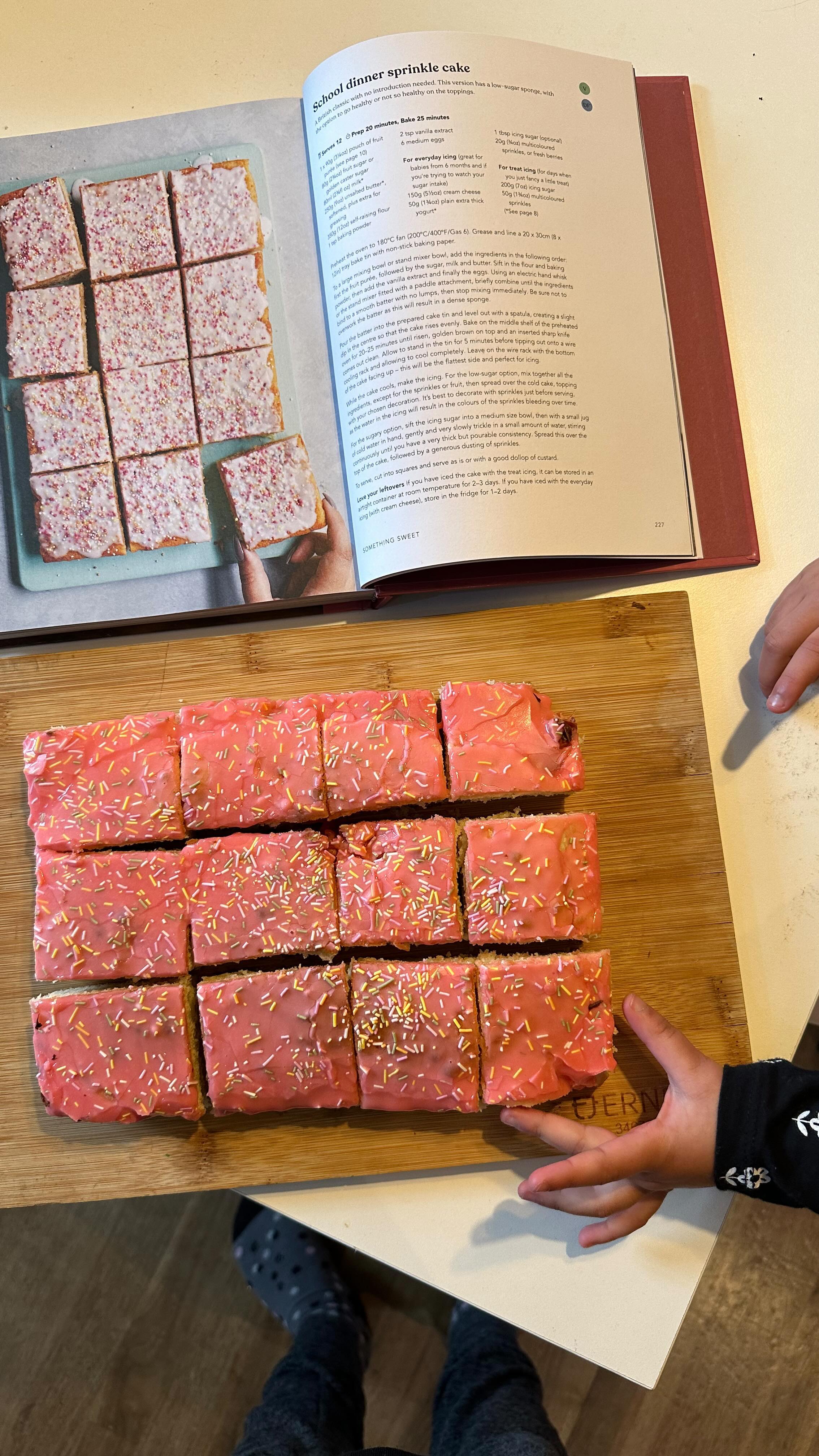 Saturday was a day to bake with my #haribobaby 👩🏼🍳 we used @rebeccawilsonfood family comforts recipe book for her sprinkle cake / Tottenham slice and loved it!!!
We made a few changes like turned the icing pink for my princess. We ho doesn’t like a Tottenham slice / sprinkle cake / school dinner cake (what do you call it?)
#mamadaughter #madewithlove #sprinklecake #tottenhamslice #schooldinnercake #familytime #familyrecipes #rebeccawilsonfood