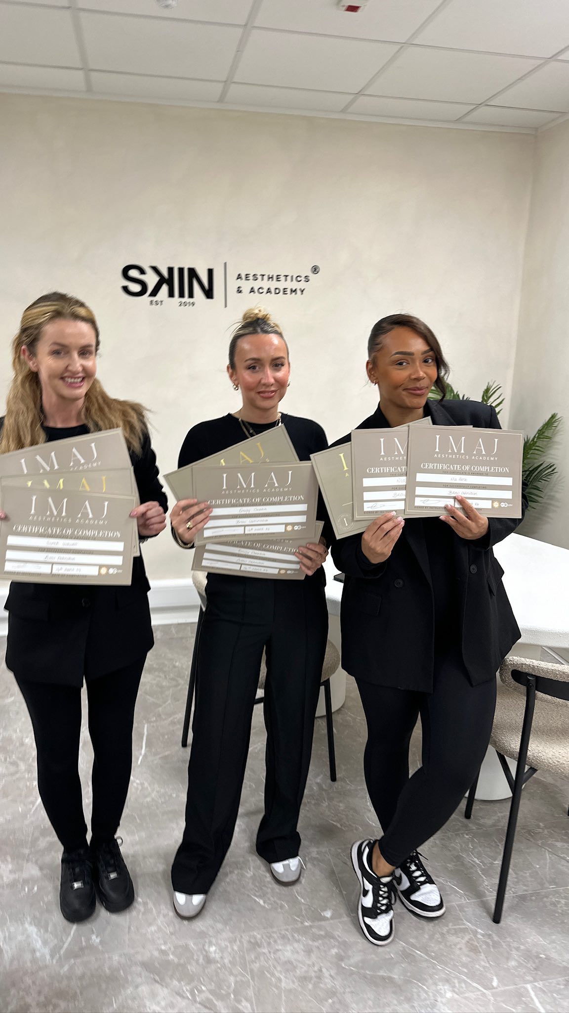 What are you waiting for!!!!
It could be the best investment you ever made! You can also pay for your course monthly to help spread the cost!
Working your own hours, earning an additional income along side your current job or adding more treatments to your current portfolio.
We have some rare offers on at the moment-check out “Last minute deals” on our website 🖤
#browlamination #viral #beautytraining #beautytrainingacademy #essex #kent #london #hdbrows