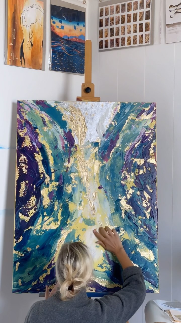 Who’s got more dancing light at the end, the moonlit sea or the artwork? ✨🤩
Making the shiny core 💙 glue-n-silver-glue-n-gold repeat. With layers of thick texture, to make proteas that burst to life from the ashes and firey flamey wings.
(Love this song 💛)