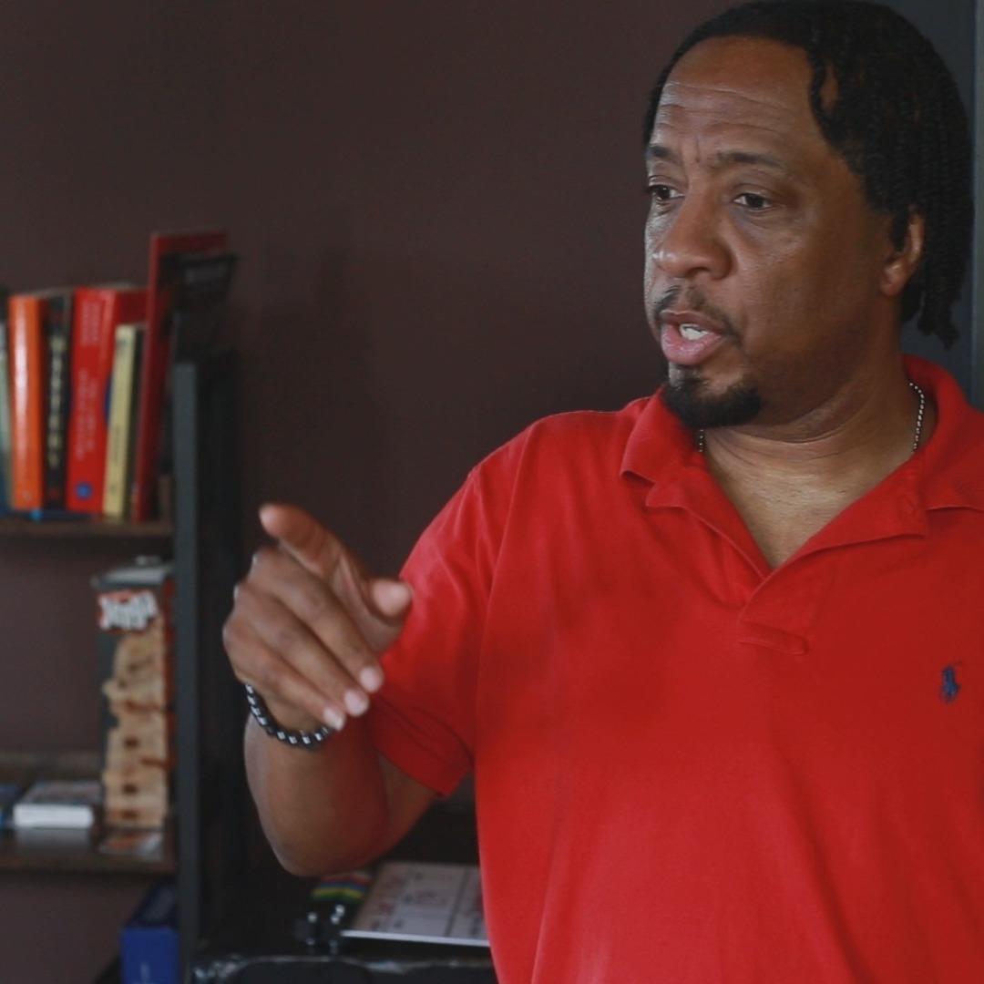 What a beautiful sight - creative collaboration growing. Thanks @christopher_neill_bailey_sr for having me. You have a great head on your shoulders. @javinasher - you too!
#flashbackfriday #ncfilm #bts #sliceofsetlife #director #screenwriter #producer #productionassistant