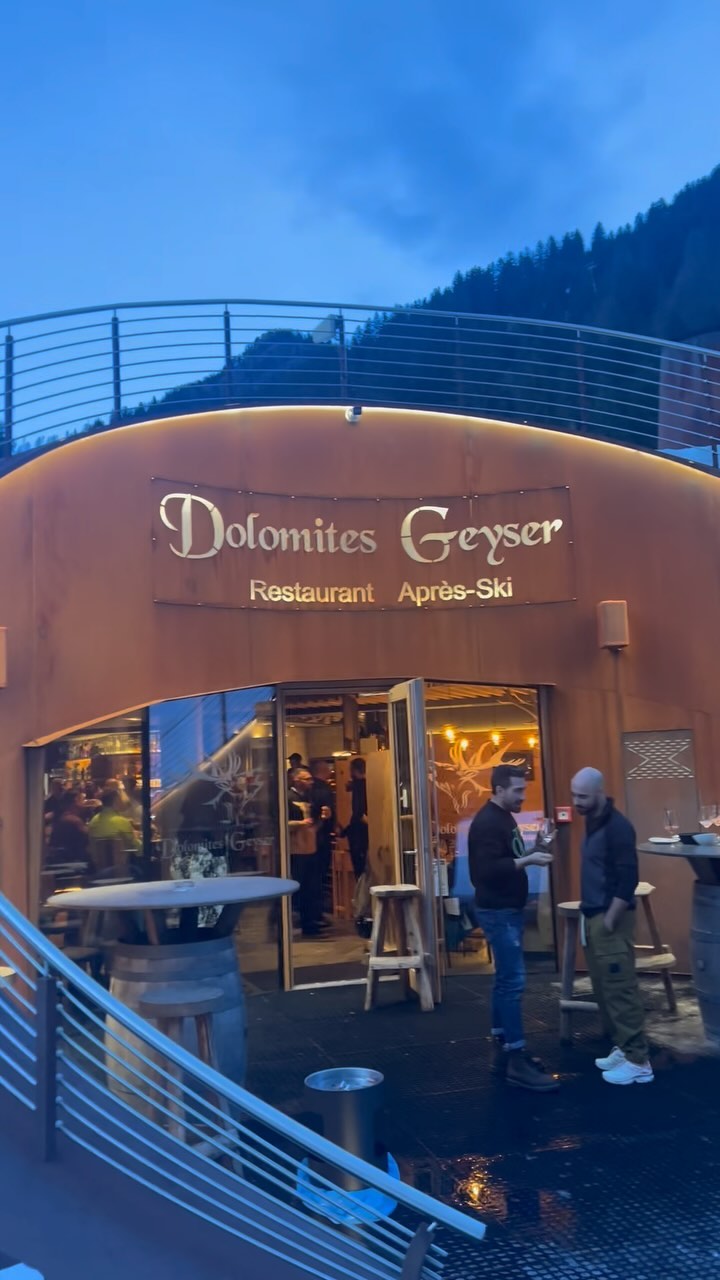 Yes.. we think we like it! 😊🌈🎉
#dolomitesgeyser #valdifassa #sangiovannidifassa #sellaronda #dolomitisuperski #buffaurevaldifassa