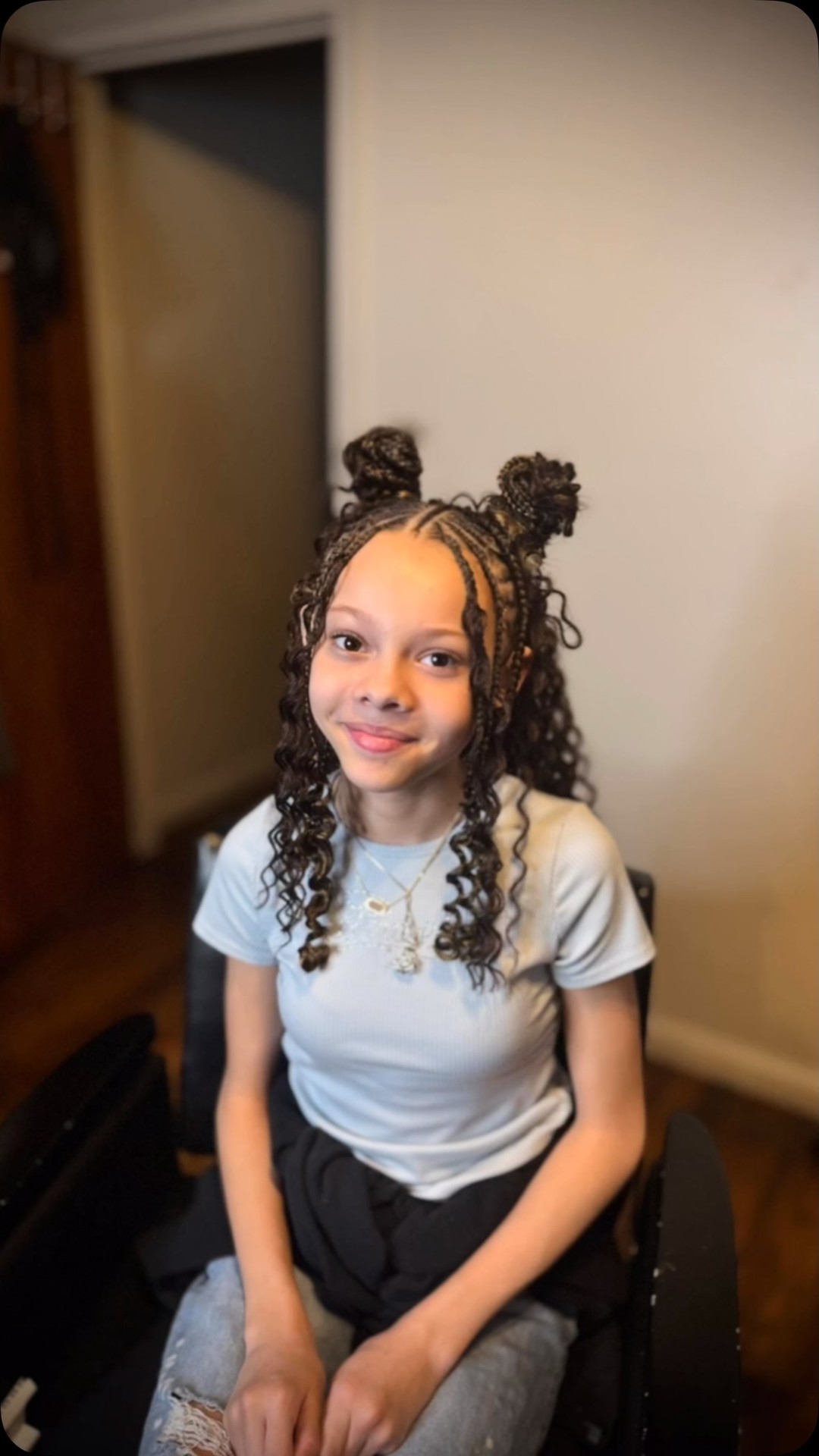 Fulani Braids
Book @aonya_yourstylist
www.royal beauty.supply
Style: Fulani braids
Add:Crochet Bundles
Color: #4
Duration. 3.5 hrs
Servicing (13 and UP)
#indybraids #hair #explorer