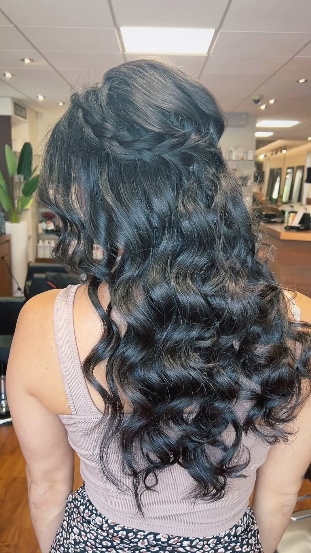 Today’s bridal trial—creating the perfect look for the big day! 👰✨ #BridalTrial #WeddingHair #BridalBeauty
hair:
#OttawaBridalHair #OttawaWeddingHair
#OttawaBride #OttawaWeddingStylist
#OttawaHairStylist #OttawaBridalBeauty
#OttawaWeddings #OttawaBridalStyle
#OttawaBrides
