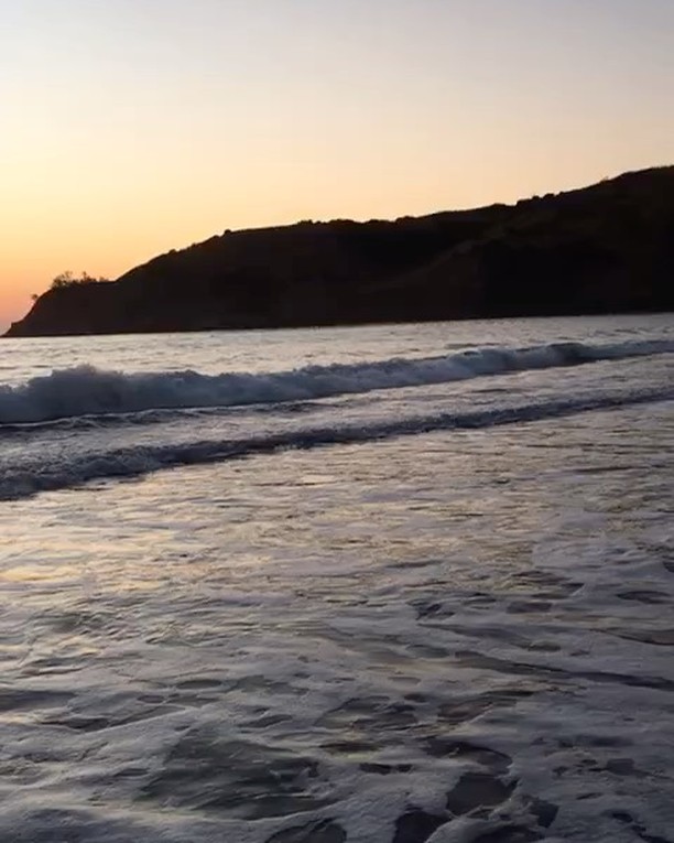 Il est 6 heures du matin, la plage de Brava a Buzios était ton chemin de tous les matins. Tu étais pour moi, un grand frère humble, généreux, modeste, et bienveillant avec tous ceux que tu croisais. J’ai voulu t’accompagner jusqu’à cette plage que tu aimais pour ton dernier voyage. Tu vas me manquer… Tchao mon Kees.