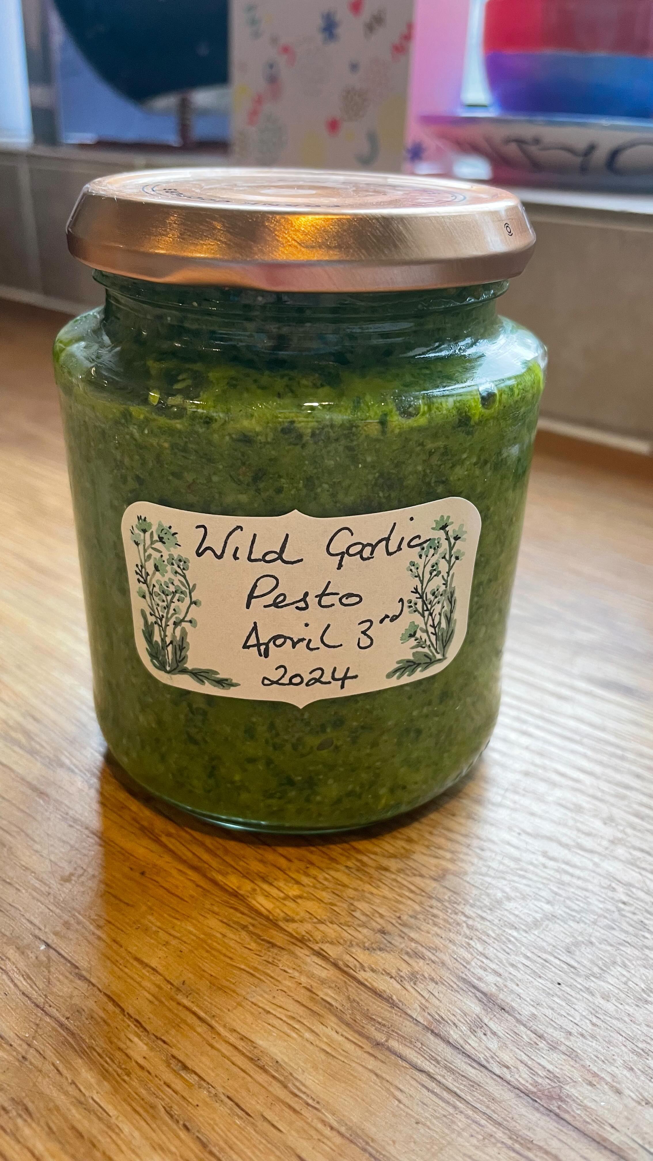 I know we’re late to the party and your feed is probably FULL of wild garlic but we couldn’t resist! If you want to take your foraging beyond the basics join us to learn how to foray and fire cook at our workshop in May with @sciapoddairy a life long forager!
Made with @hillfarmoils and stirred through pasta from @trulyunique.pastamaker about as local as you can get!
#suffolkfood #suffolkcoast #suffolkforaging