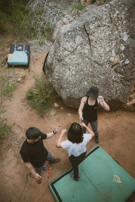 TGIF! Fist bumps all around 👊
#chalkupclimbing #outdoors #timetoclimb #climbingapparel #bouldering #gariwerd #climbingcommunity #adventure #goodtimes #goodcompany #readyfortheweekend #tgif