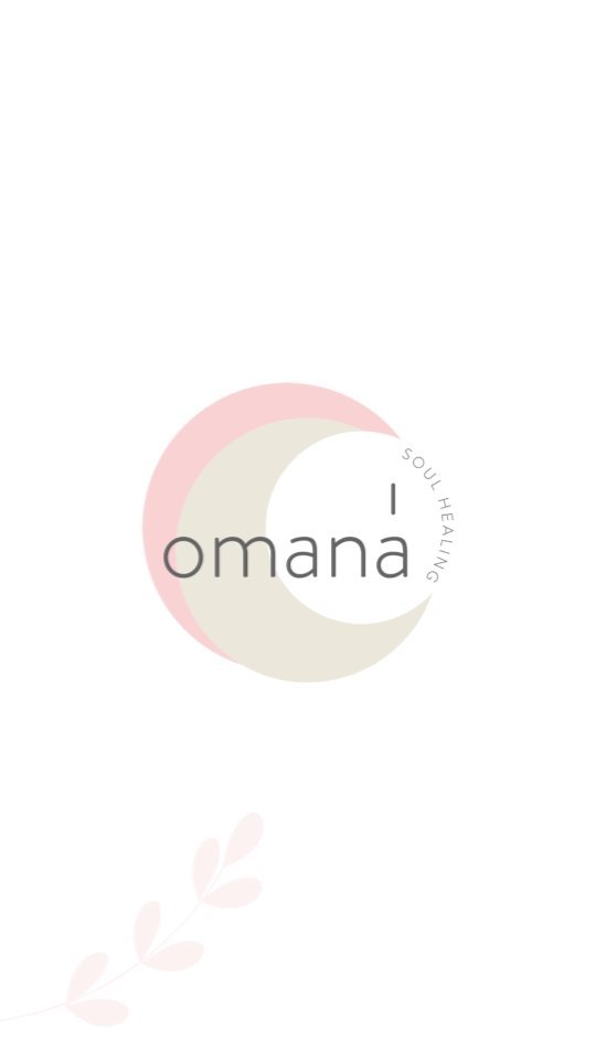 El Reiki es una herramienta poderosa que actúa sobre todos los niveles: físico, emocional, mental y espiritual. Algunos de sus principales beneficios son:
🤍Favorece la calma, ayudando a relajar el cuerpo y la mente.
🙇♀️ Aporta equilibrio a tu ser.
🫂 Promueve la integración de tu cuerpo, emociones, tu mente y tu alma, liberando tensiones, emociones y miedos.
Con una práctica regular de Reiki, puedes restaurar tu vitalidad y encontrar paz en tu día a día.
💫 ¿Has probado el Reiki? Cuéntanos cómo te ha ayudado.
#Reiki #SanaciónEnergética #BienestarHolístico #EquilibrioInterno #Omana