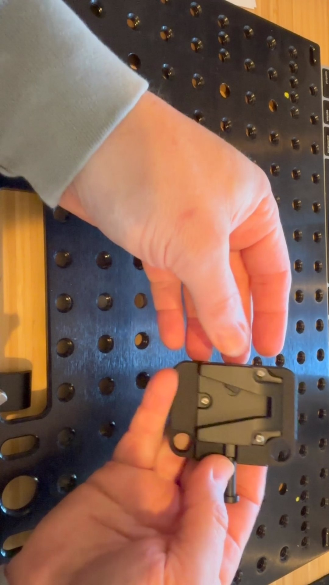 A good setup just jives…
.
Quality gear by @inovativ @lsdigi_ltd and @fainimade
.
#lovewhatyoudo #gear #production #digigear #digitech #beinovativ #smallrig #joncahillphoto #gearhead