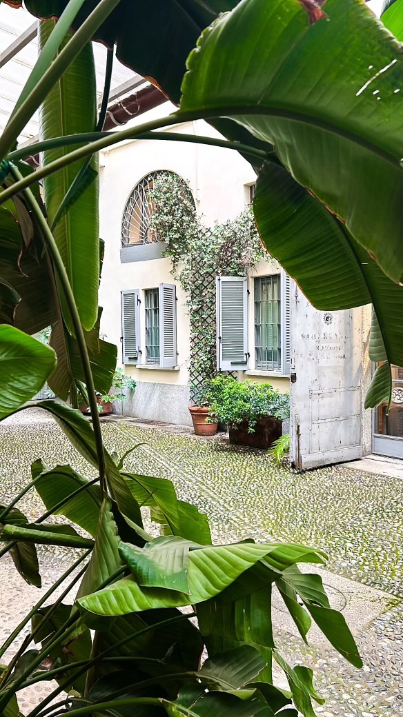 Earlier this summer, my Mom and I took a whirlwind trip to Ghiffa, Italy to surprise my amazing aunt who was celebrating a milestone birthday. The plan went off without a hitch and after lots of toasting on the Lake, they turned around and surprised me (we happen to share a birthday!) with a quick trip to Milan.
Not one to miss an opportunity for antiquing and treasure hunting, I got to researching right away so that I could make the very most of our 24 hours. @solamentegiovedi was number one on my list and after securing an appointment there, I arranged the rest of the itinerary around it. Check out a few sneak peeks of some of the treasures we shipped back – including the most beautiful antique secretary desk that just arrived and is waiting to get all styled up.
I’m so grateful to have had this time with two of my favorites and love having a few special items to remind me of our time together.
SHOPPING:
• @solamentegiovedi
• @lisacorti_official
• @ladoublej
• @cabanamagazine
• @ginori1735
• @4uattromilano
• @thecloister.milano
• @bitossihome
• @laboratorioparavicini
DINING:
• Lunch at @lubar
• Drinks at @portraitmilano
• Lunch or Dinner at @giacomo_milano