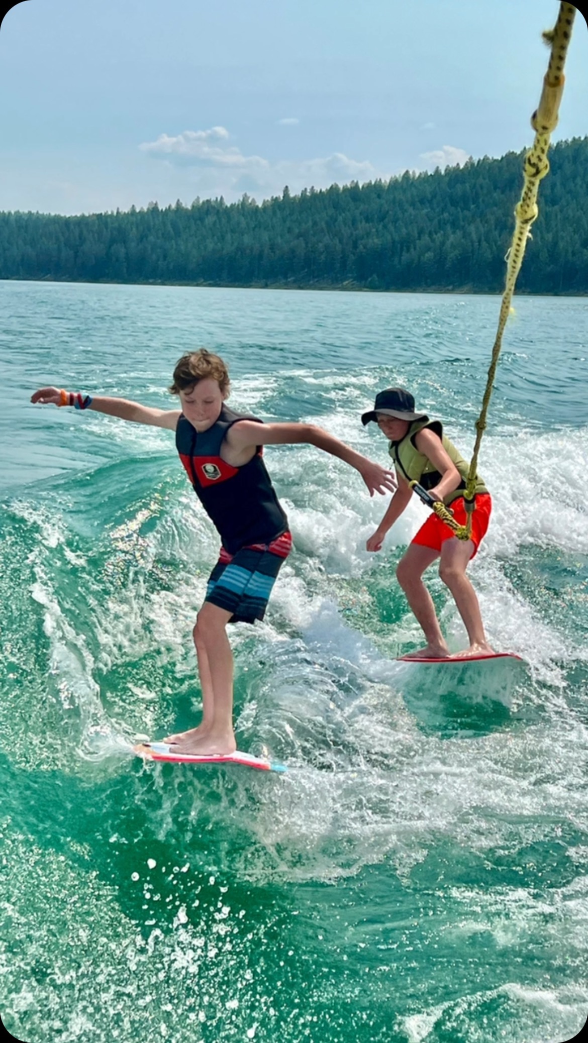 Little edit from our kids camp last week! So much talent and so many new skills! And I am very proud of all the new switch and revert riders!
Amazing work everyone!!!!! (Our little shredders are: Casen, Jack, James, Brenna, Maci and Kasey)
๐๐ป๐โโ๏ธ๐คฉ
#kidscamp #surfh2oschool #wakesurf #koocanusa #kidsurf #passthehandle #centurionboats #ridep5 #p5scamp @phase5wakesurfers @centurionboats @awssports @shuswapsnb @bbtalkinusa @wswbc @wswcanada