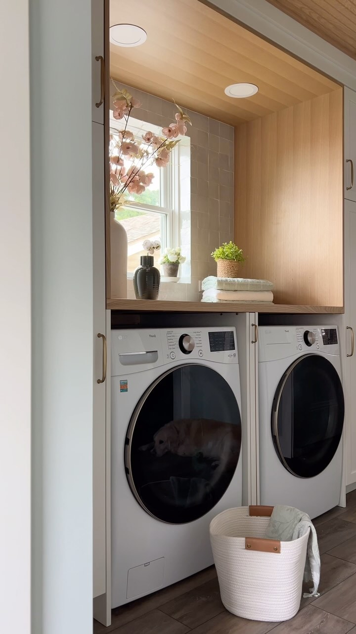 🌸 love when the mood board comes to life so beautifully🌸
#dianarizkodesign
#interiordesigner #designstories #moodboard #designmoodboard #laundryroom #powderroomdesign