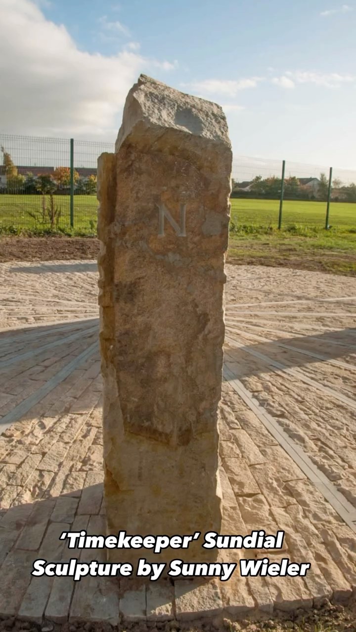 Hope the sun was shining tomorrow morning as the crowds gather at Newgrange and other megalithic sites across Ireland to witness the winter solstice alignments. Just a few miles down the road from Newgrange is my ‘Timekeeper’ solar sculpture. This sculpture depicts the passage of time through different ages. Can you spot the block of white quartzite built into the gnomon, a nod to the controversial quartzite facade of Newgrange #solarsculpture #wintersolstice #newgrange #percentforart #sundial #stoneworkbysunnywieler #steampunk #cogsandgears #sculpture #stonework #megalithicart