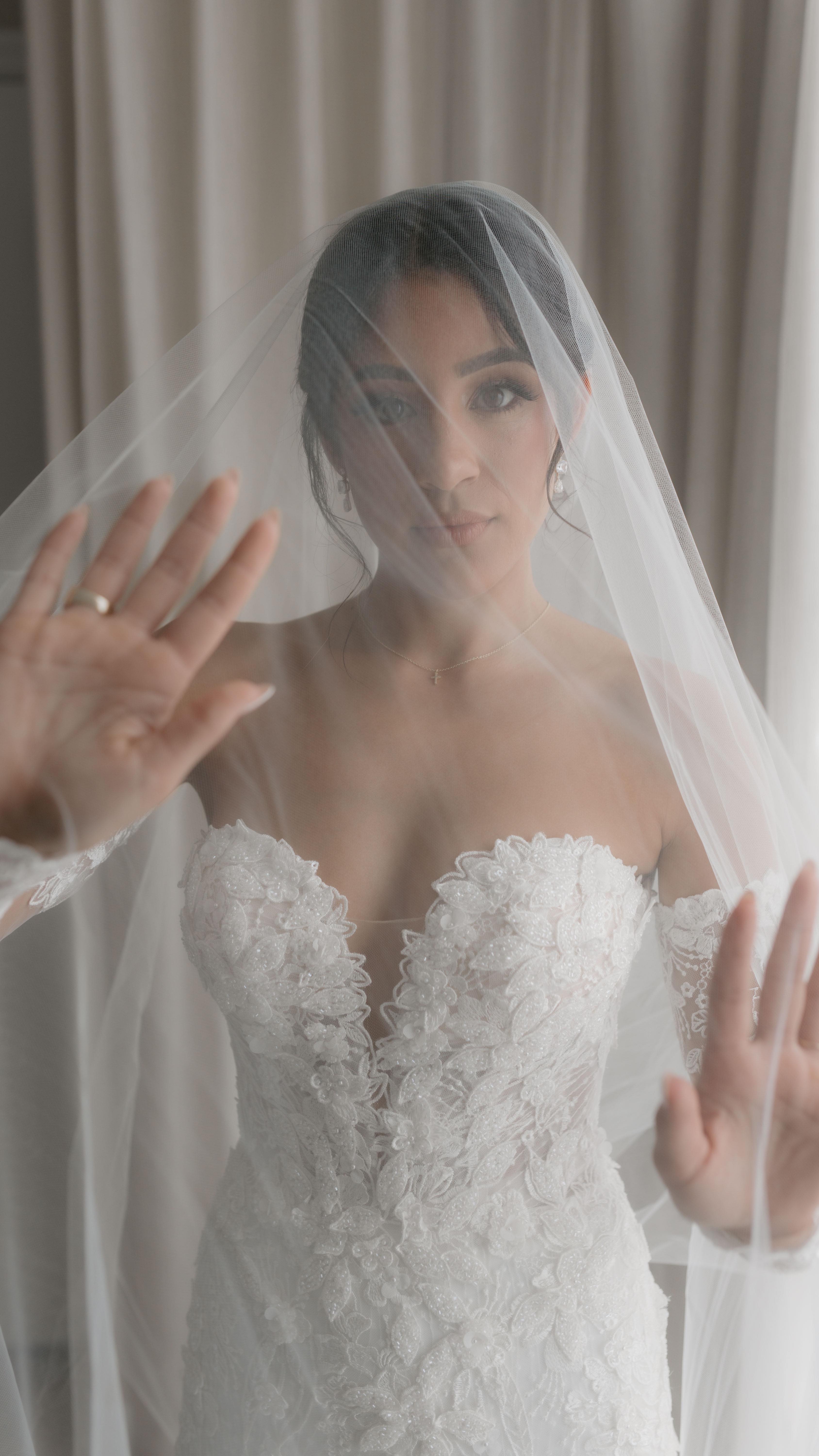 Alex looking absolutely breathtaking on her wedding day đ¤
.
.
#sweetcharmsphotoandfilm #floridabasedphotographer #dmv #weddinginspo #weddingday #brideinspo #wedding #minimalist #filmweddingphotographer #destinationwedding #destinationweddingphotographer