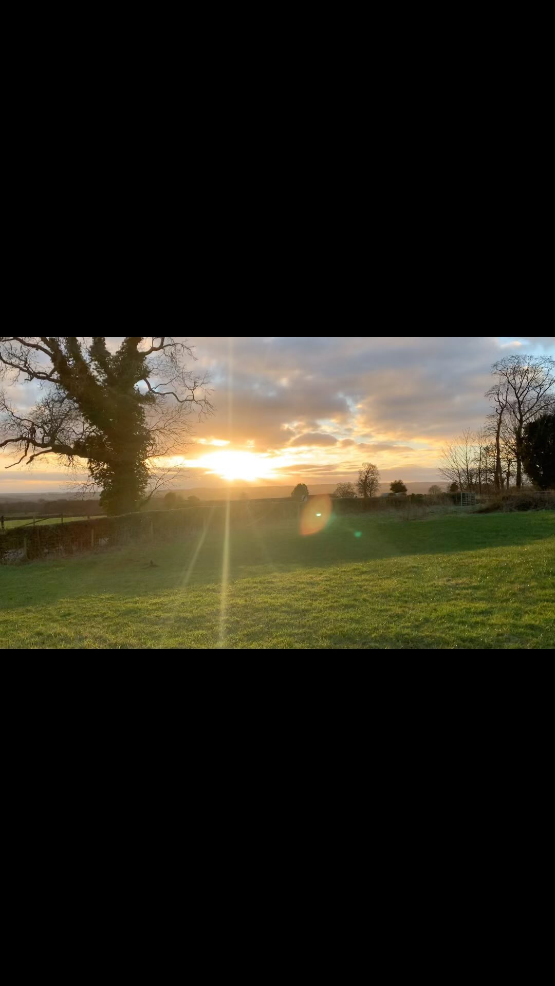 ✨WHAT YOU ARE WORTH VS. WHAT YOU THINK YOU ARE WORTH!
Are you running your own business or services?
Here’s a way to receive what you are worth!
✨REFLECTION: Pricing of your services!
Are yours based on your self worth and time?
Or
Based on what people will get from there time with you?
IT’S AN INVESTMENT RATHER THAN A BILL OR A CHARGE!
IT’S AN ENERGY EXCHANGE!
PRICE AT YOUR WORTH AND YOU’LL RECEIVE THOSE WHO ARE READY AND WILLING TO EXPAND TOO!
✨CREATIVITY:
NOW AVAILABLE- NOT ANOTHER ‘YOU’
3Hr - 1-2-1 Session (face to face or online)
£222 UNTIL 17th MARCH (USUALLY £333), I am transparent with my fees, you will get out, what you put in.
🪄Explore and expand your worth.
🪄Clearing of blocks to receive.
🪄Valuing your services.
🪄What people will get.
🪄Receive people ready too.
✨WILL YOU INVEST IN YOURSELF TO RECEIVE WHAT YOU ARE WORTH AND RECEIVE THOSE WHO ARE READY TOO?
🙌 DM me for a FREE Insight Intro, to explore if I can support you to expand your worth! Or head to the link in my bio to read more.
For You
Fi
🪄✨
.
.
.
#believeinyourself #believein #knowyourworth #valueyourwork #valueyourself #getoutwhatyouputin #selfworthjourney #investmenttips #ownyourstrengths #limitingbeliefs #getpaidforwhatyoulovedoing