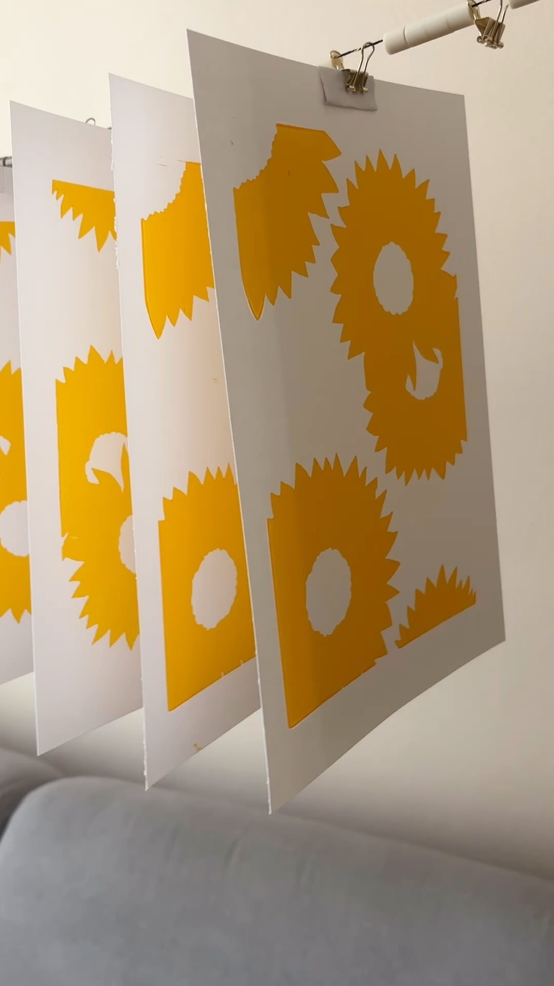 Un dimanche haut en couleurs ! #sundayfunday
#linocut #linocutprintingprocess #linocutprintmaker #linocutprint #linogravure #engraving #inkprintrepeat #printmakersofinstagram #linoldruck #linograbado #tournesol #sunflower #handmade #handmadewithlove #printisnotdead