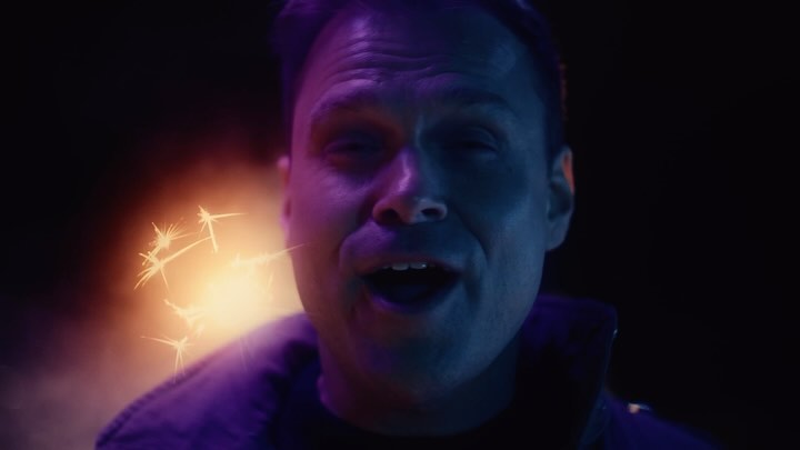 The music video for Shooting Stars - @christian_ingebrigtsen is out now!💫 Link in bio.
Production company: Eksentrisk
Produced, directed, and edited by @hoanglarsen
Filmed and colour graded by @eirikvatne
VFX by @aleksanderknudsen_dp @vartdalr & @johannes_phot0
Lights by @elisebaltzersen & @ingridhjellmo
Assistants on set: @nicolesatjasit @wolffgang32 & Christina Birch
Costume designer: @xxkim_chul
Starring
Artist: @christian_ingebrigtsen
Girl in hospital: Luna Hoang Truong
Couple (Woman): @celina_skailand
Couple (Man): Victor Ellingsen
Elderly man: @peter_grindem
#A1 #ChristianIngebrigtsen #Pop #Musicvideo #Shootingstars