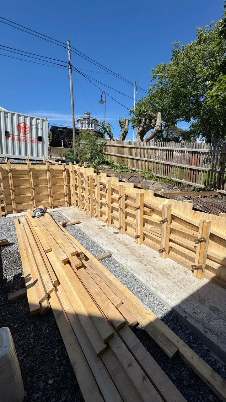Vi tackar @gmbstockholmsschaktab för alla uppdrag 🙏🏼
#mur #retainingwalls #stödmur #concretewall #stödmur #rebar #armering #formsättning #concreteforming